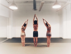 Por qué el Bikram yoga te hace más feliz
