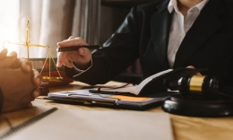 Infórmate a qué se dedican los abogados con especialización en Derecho Corporativo o Societario
