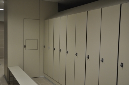 Mobelmol equipa los vestuarios de un laboratorio farmacéutico