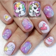 Diseño de uñas de unicornio