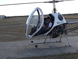 Los cielos españoles estrenan los vuelos del helicóptero Dynali H3, pionero en España