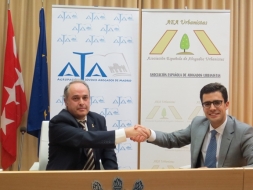 SI BUSCA UN ABOGADO ESPECIALIZADO EN SECTOR INMOBILIARIO SOLICITELO EN LA ASOCIACION DE URBANISTAS.