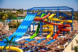INSTALACIÓN DE PARQUES ACUÁTICOS PARA HOTELES Y CÁMPINES