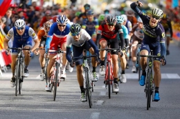 Volta Catalunya: Daryl Impey vence a Valverde al sprint 