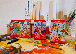 Leukoplast y Carla Fuentes crean “Había Ganas”, una colección solidaria que celebra las ganas de volver a disfrutar