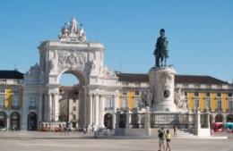La Plaza del Comercio se convierte en un espectáculo multimedia