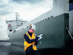 La nueva gama de lubricantes EAL de Klüber Lubrication para el Sector Naval