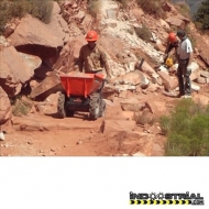 MUCK-TRUCK ATERRIZA EN ESPAÑA DE LA MANO DE INDOOSTRIAL.COM