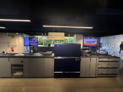 El centro de demostración de Konica Minolta en Madrid acoge una muestra exclusiva de la AccurioPress C14010S