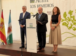 Modesto Barragán nombrado padrino de la campaña de aceites 2025 de la Cooperativa Los Remedios, en la Sierra de Cádiz