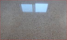 ¿Es aconsejable gastar poco en pulir suelos de terrazo?