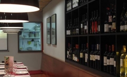 Detalles de un menú que impulsa a comer en un restaurante