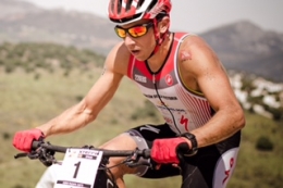 Rubén Ruzafa, con gafas de sol Roberto en 2015