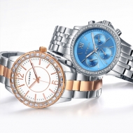 Combinar joyería en plata y dorada es tendencia