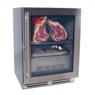 La atracción de los clientes, la vitrina para madurar la carne.